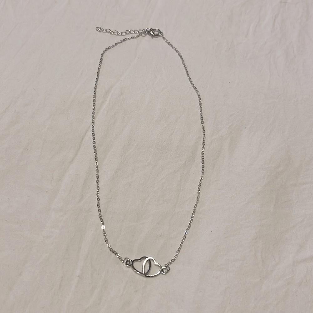 NWOT Entangled Hearts Silver Necklace